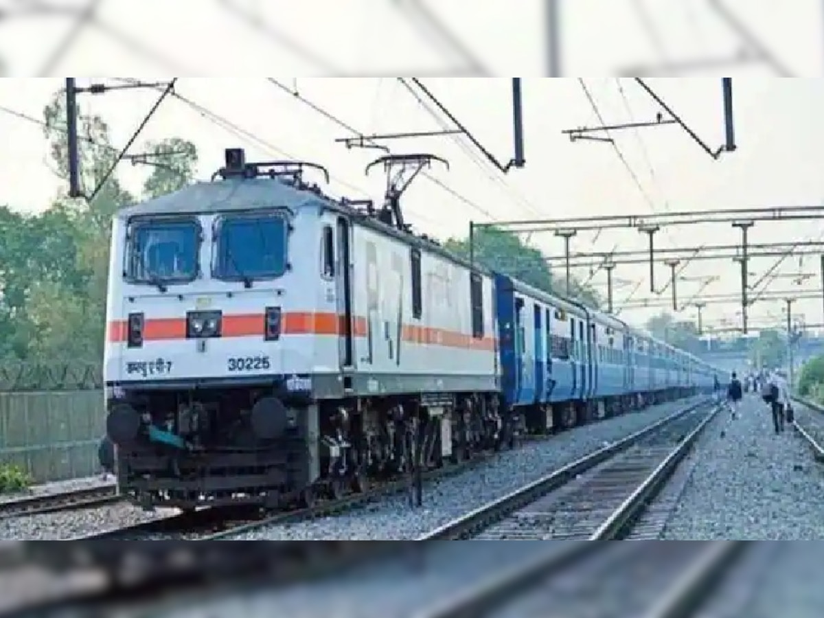 Waiting Ticket: ट्रेनों में वेटिंग के झंझट से मिलेगा छुटकारा, रेलवे की नई तकनीक से ये टिकट अपने आप हो जाएंगे कंफर्म 