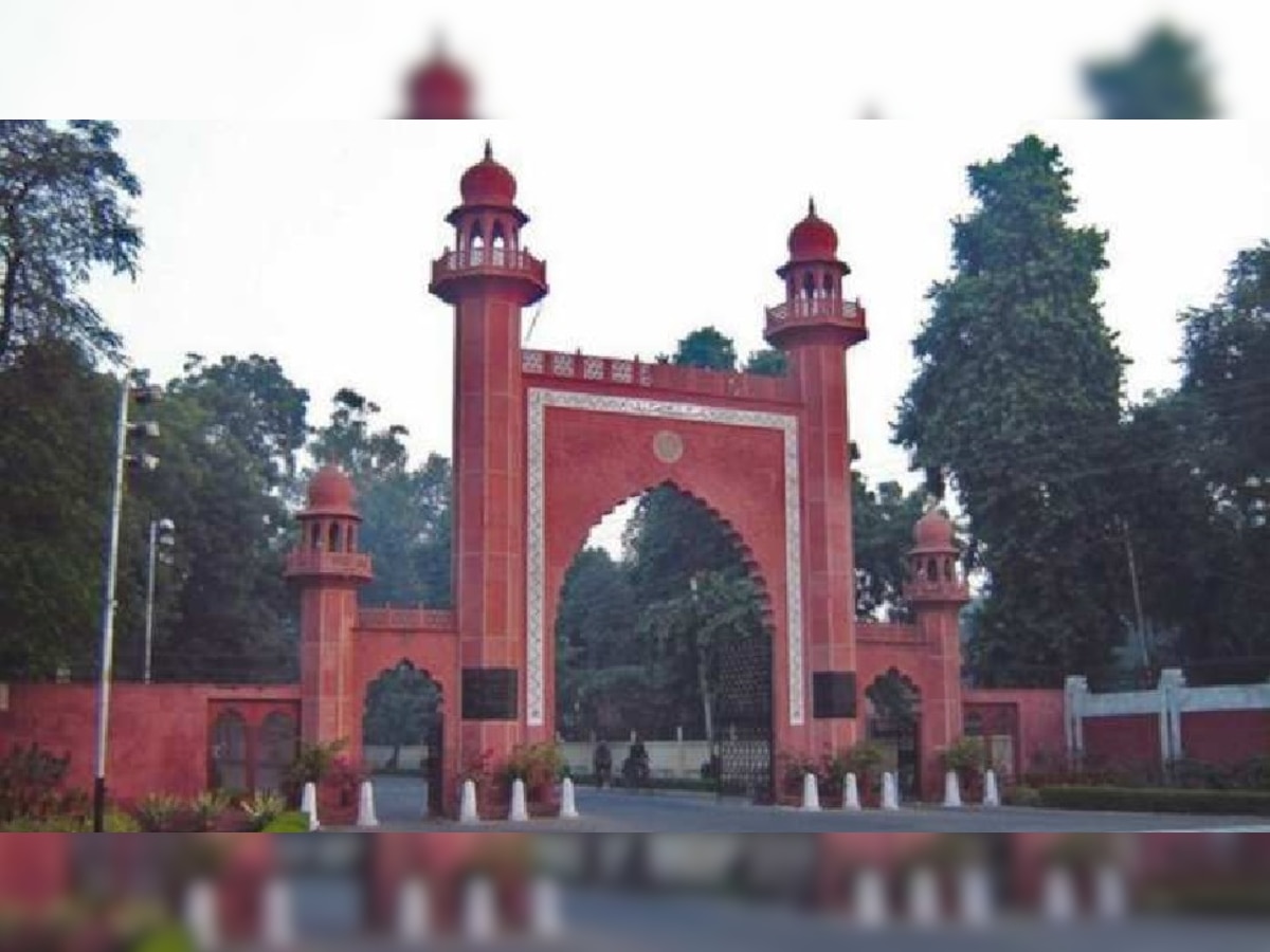 अलीगढ़ मुस्लिम विश्वविद्यालय में धार्मिक नारा लगाने पर बड़ी कार्रवाई, NCC छात्र पर गिरी गाज