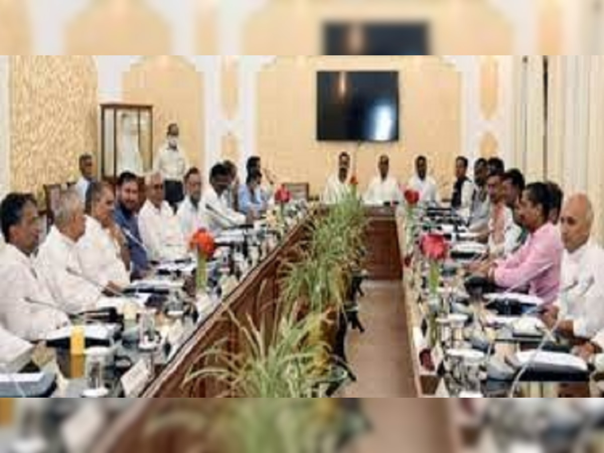 Nitish Kumar Cabinet: बिहार के सरकारी विभागों में होगी बंपर बहाली, नीतीश कैबिनेट में कई एजेंडों पर लगी मुहर 