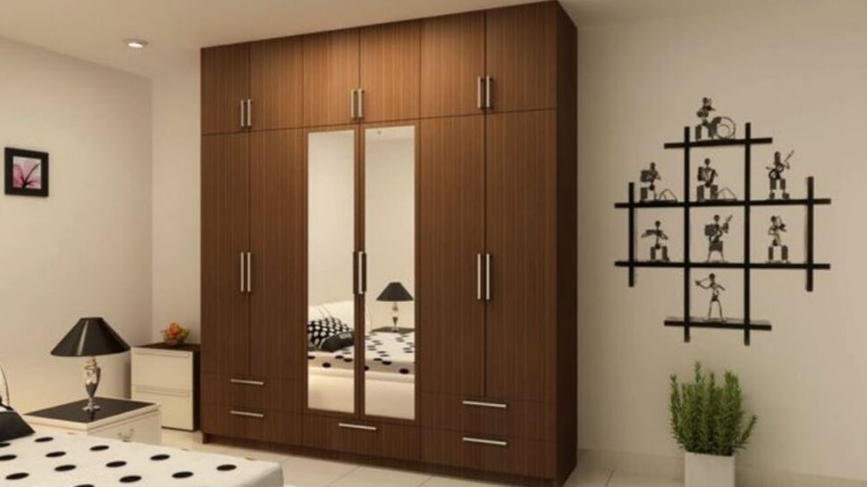 is-it-okay-to-keep-a-mirror-outside-the-closet-there-is-a-direct-relationship-with-your-destiny-explained-in-vastu-shastra