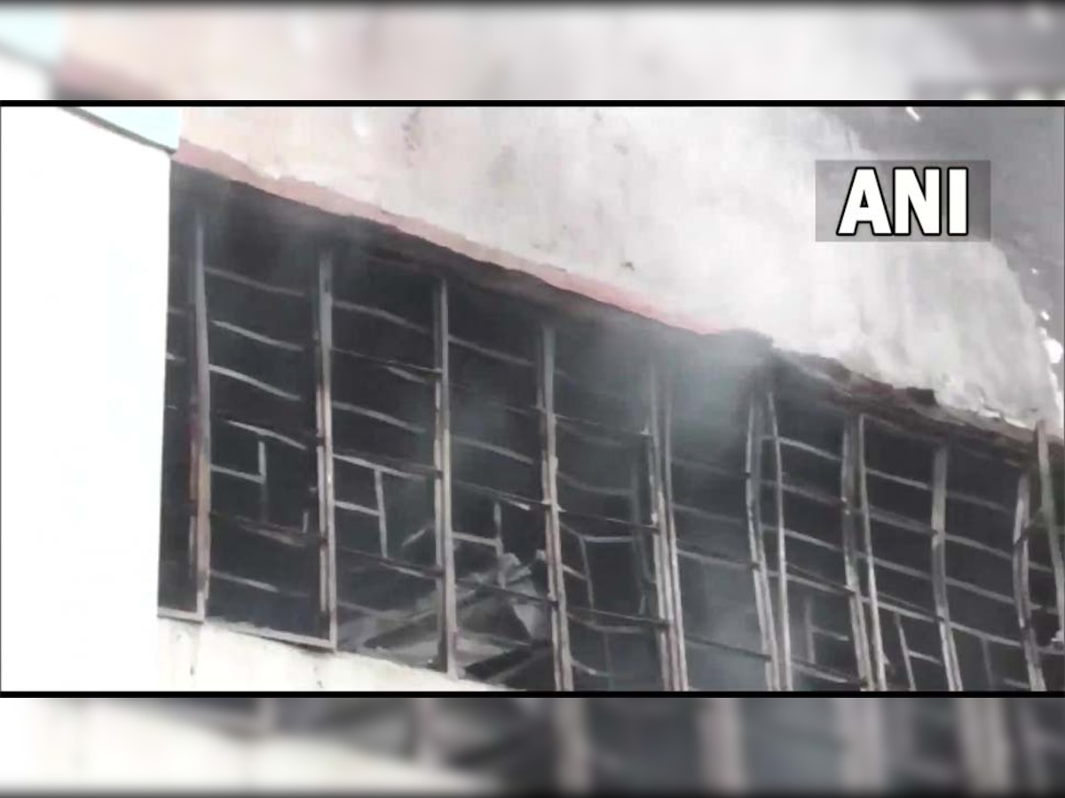 Dhanbad Fire: धनबाद के नर्सिंग होम में आग, दो डॉक्टरों समेत पांच लोगों की मौत 
