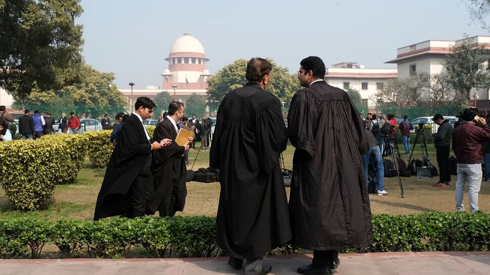Lawyers Black Coat Why lawyers only wear black coats and white shirts