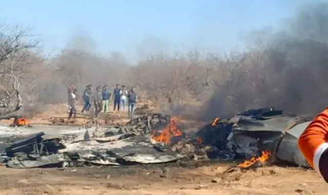 Mirage-Sukhoi Fighter Jets Crashed: 90 किमी दूर जाकर गिरा सुखोई विमान, मिराज के पायलट का ये है अपडेट