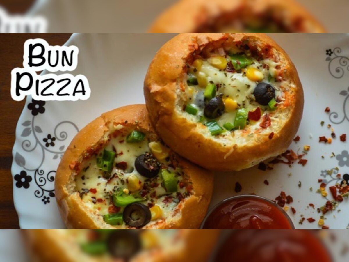 Weekend Recipe: इस वीकेंड बच्चों के लिए बनाएं Special Bun Pizza, सिर्फ 15 मिनट में झटपट करें तैयार