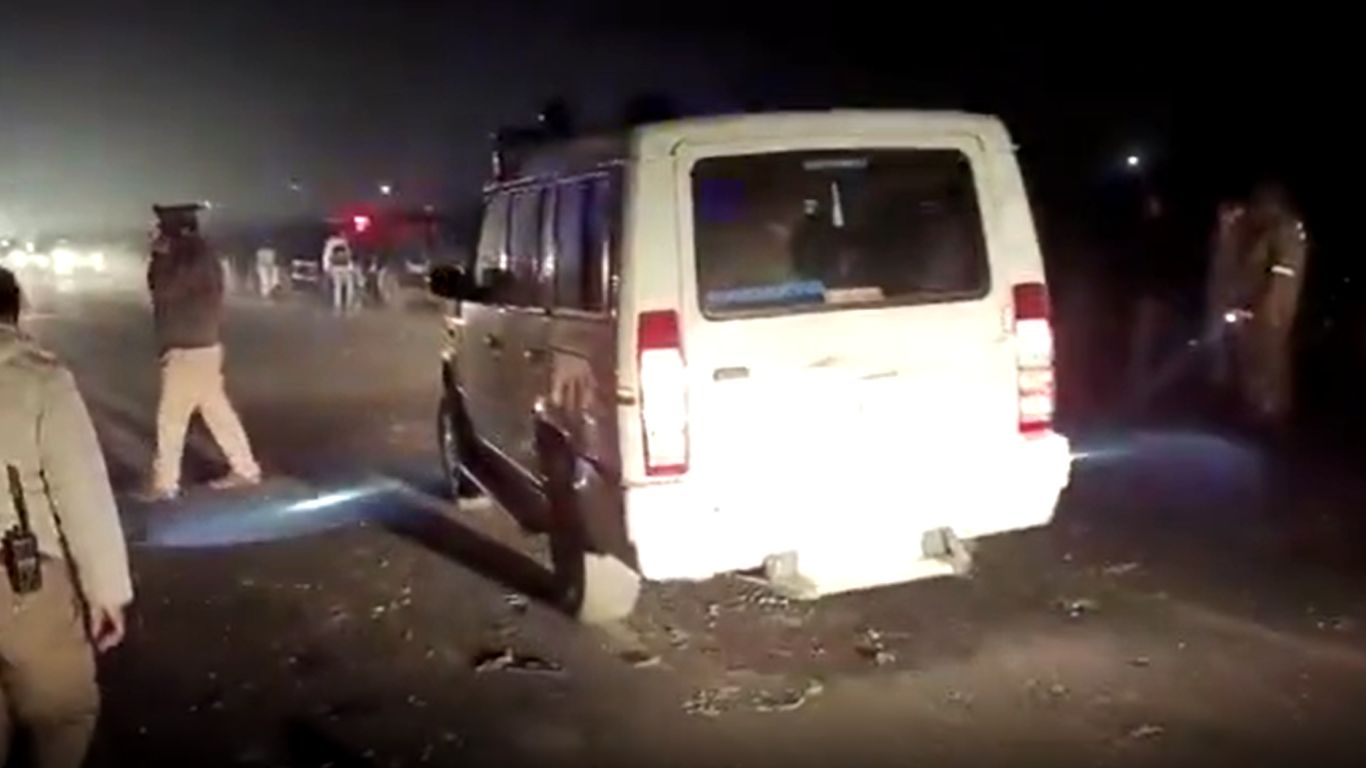 Road Accident: लखीमपुर खीरी में बेकाबू ट्रक ने भीड़ को रौंदा था, 5 से बढ़कर मरने वाले की संख्या हुई 6
