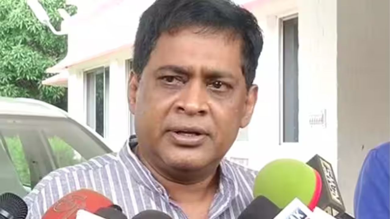 Odisha Minister Shot By Cop: सीएम पटनायक के सबसे अमीर मंत्रियों में शामिल हैं नाबा दास, कांग्रेस छोड़ थामा था बीजू जनता दल का दामन