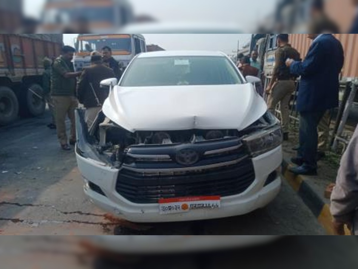 Suresh Rahi Car Accident: सड़क हादसे में बाल-बाल बचे कारागार मंत्री सुरेश राही, देवरिया जाते समय ट्रैक्टर ट्रॉली से टकराई कार 