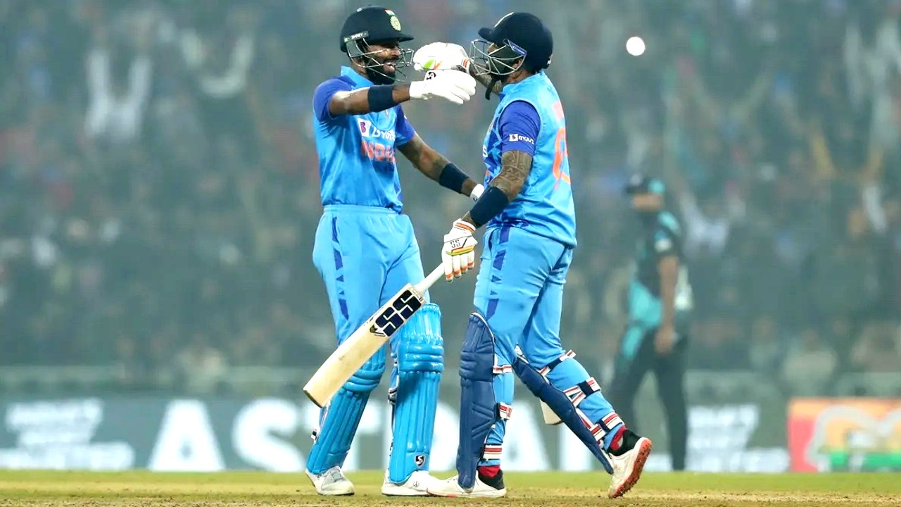 IND vs NZ, 2nd T20I: आखिरी ओवर के रोमांच में 6 विकेट से जीता भारत, स्पिनर्स ने पहली बार बनाया अनोखा रिकॉर्ड
