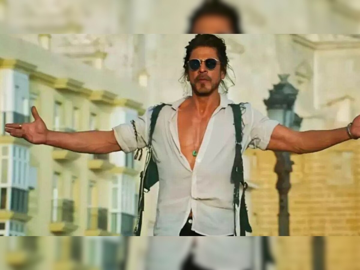  पठान की सक्सेस से खुश Shah Rukh Khan ने फैन्स के सामने जोड़े हाथ, बोले- मेहमाननवाजी पठान के घर पर...