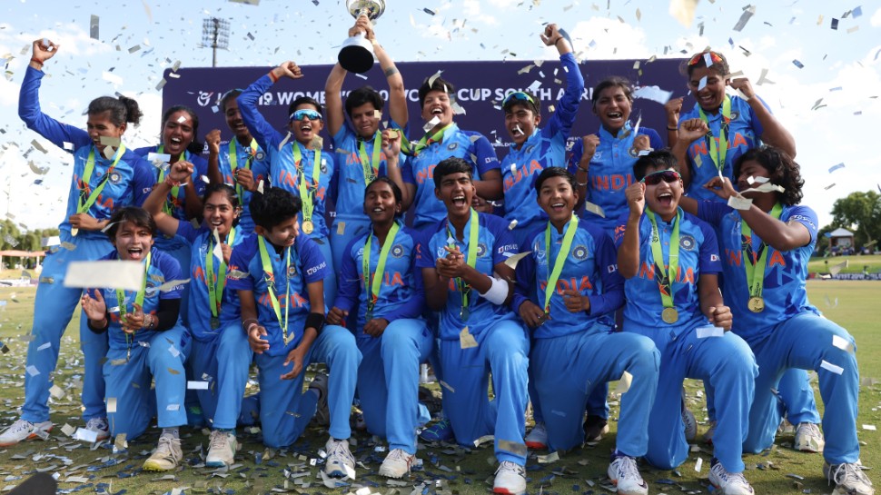 U19 World Cup : महिला विश्वकप जीतने के बाद जश्न में अर्चना देवी का परिवार, गांव में खुशी का माहौल