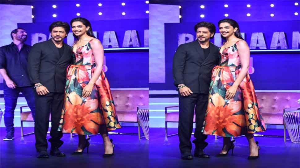 Shahrukh Khan के गालों पर सरेआम किस कर बैठीं मस्तानी, पठान हुए शर्म से पानी-पानी