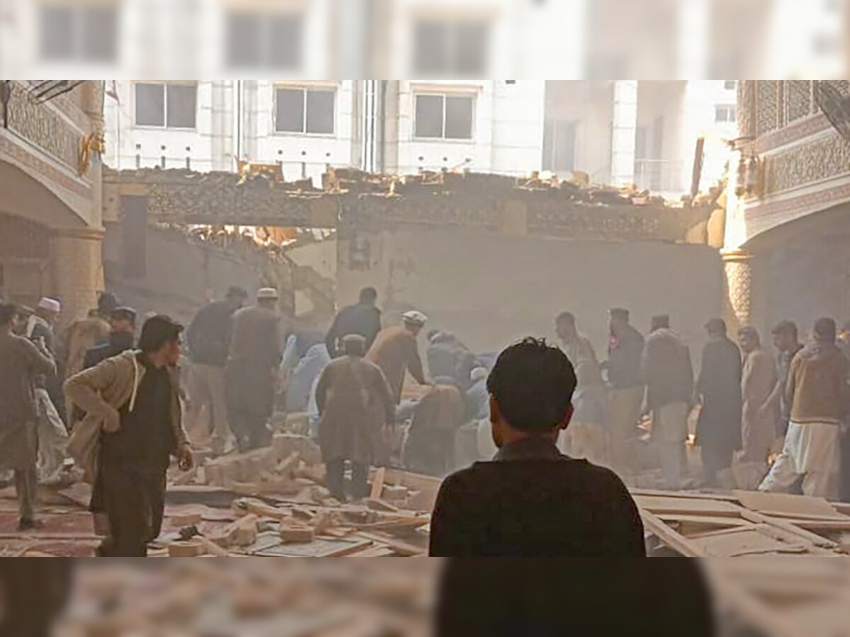 TTP ने लिया पाकिस्तान से बदला, बम बांधकर 400 जवानों के बीच से मस्जिद में घुसा फिदायीन, उड़ा दिए 61 लोगों के चिथड़े