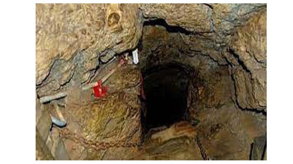 Interesting facts: उत्तराखंड की एक ऐसी गुफा जहां छुपाए दुनिया का एक गहरा राज, आप भी जानकार हो जाएंगे हैरान