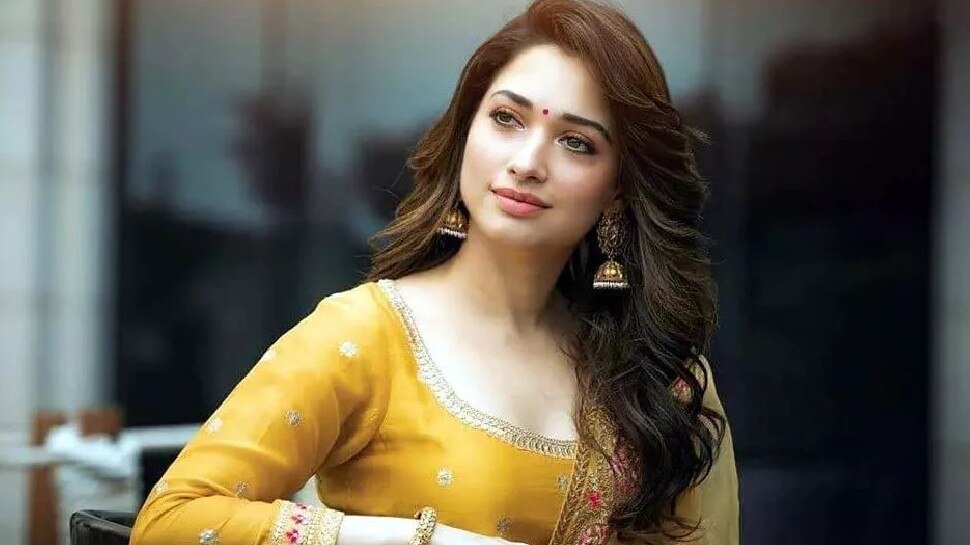 Tamannaah Bhatia इन घरेलू फेस पैक्स से बनाती हैं अपनी त्वचा को ग्लोइंग, आप भी करें इस्तेमाल 