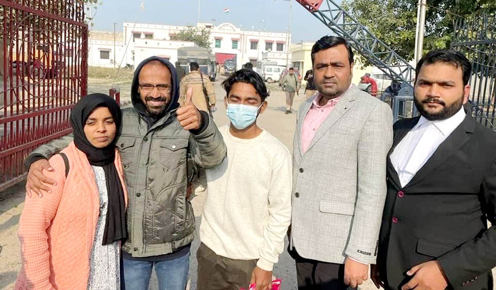 कप्पन की रिहाई पर बोली पत्नी- हमने बहुत तकलीफ सही; बेटे को देखने के लिए जिंदा नहीं है मां कप्पन की रिहाई पर बोली पत्नी- हमने बहुत तकलीफ सही; बेटे को देखने के लिए जिंदा नहीं है मां