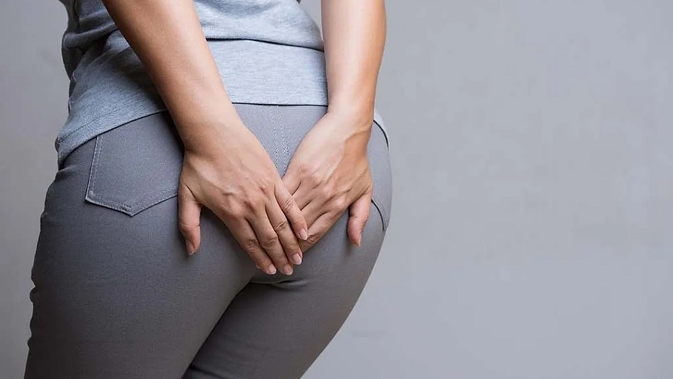 Piles Causing Foods: इन चीजों को खाने से हो जाता है बवासीर, कब्ज से होती है इस बीमारी की शुरुआत