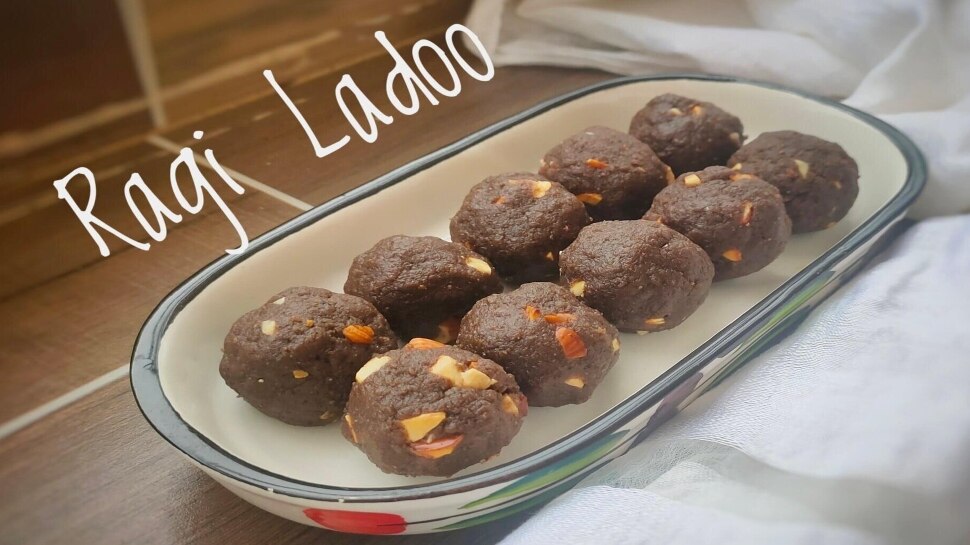 How To Make Ragi Laddu: जोड़ों के दर्द में दवा का काम करते हैं पौष्टिक रागी लड्डू, घर पर इस तरह से बनाएं