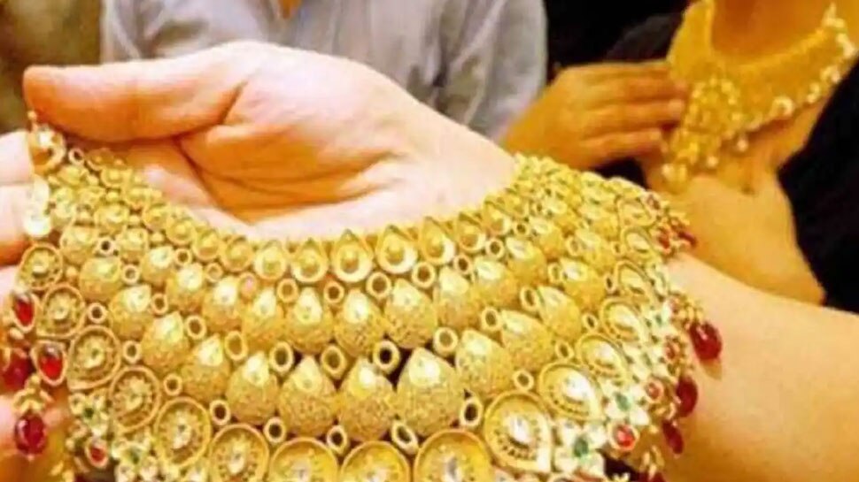 Gold Price Today: र‍िकॉर्ड तेजी के बाद औंधे मुंह ग‍िरा सोना और चांदी, आज ये रहा 10 ग्राम सोने का रेट