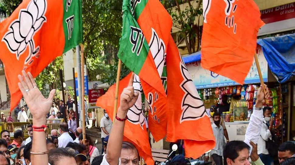 UP MLC Election LIVE: UP विधान परिषद की 5 में से 4 सीटों पर BJP ने फहराया परचम, 1 पर निर्दलीय को बढ़त