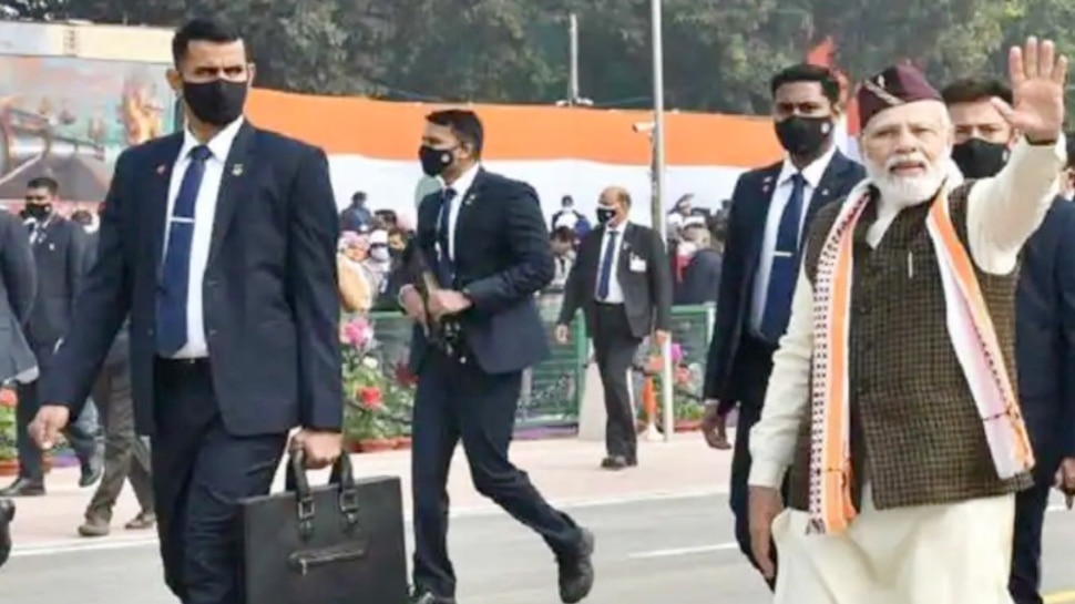 What is in the briefcase of prime minister guard? - Quora