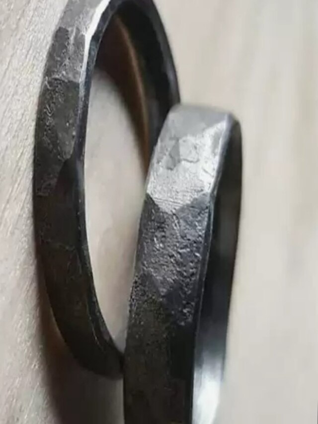 benefits of wearing iron ring hath me lohe ka challa pehne ke fayde in  hindi - Iron Ring Benefits: लोहे का छल्ला हाथ में पहनने के फायदे क्या हैं?  देखें कैसे और