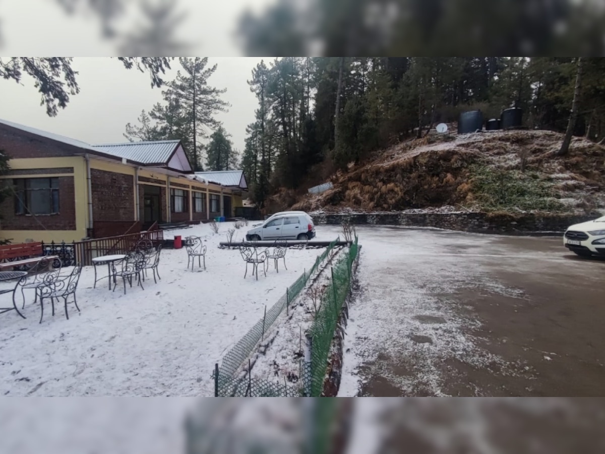 Himachal Weather Update: हिमाचल के मंडी, ऊना, सोलन में बर्फबारी से 185 सड़कें बंद, जनता परेशान