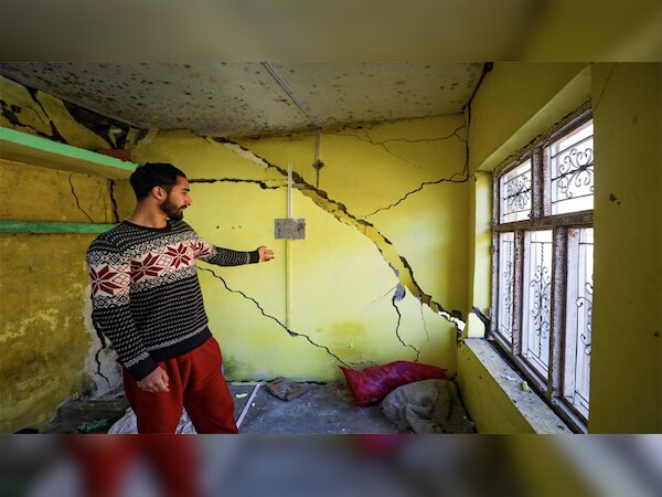 जोशीमठ की तरह कश्मीर में भी घरों में पड़ी दरारें; अपने सपनों को आशियाना छोड़ रहे लोग  