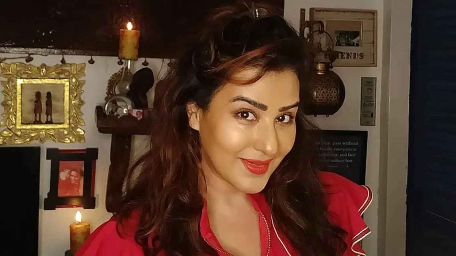अब मैडम शो छोड़ने को लेकर चर्चा में