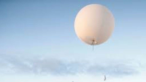 अटलांटिक के ऊपर दिख रहे गुब्बारे में ऐसा क्या है, जिसे लेकर अमेरिका-चीन में तनाव?