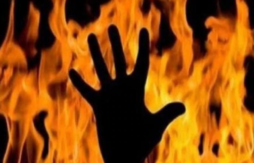 UP: आग लगने की दो दिल दहलाने वाली घटनाओं में तीन बच्चों समेत पांच लोगों की जलकर मौत