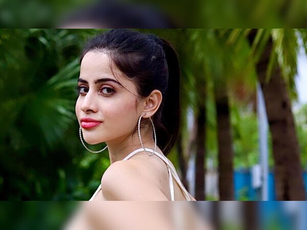 Urfi Javed: उर्फी जावेद ने बताया सच, बताया किस लिए पहनती हैं कम कपड़े