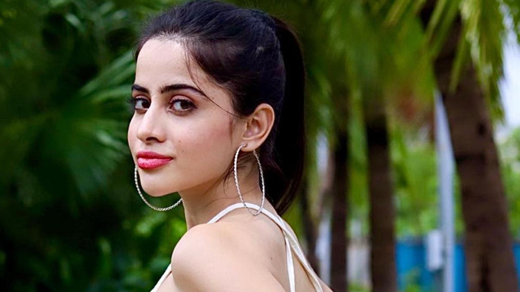 Urfi Javed: उर्फी जावेद ने बताया सच, बताया किस लिए पहनती हैं कम कपड़े Urfi Javed: उर्फी जावेद ने बताया सच, बताया किस लिए पहनती हैं कम कपड़े