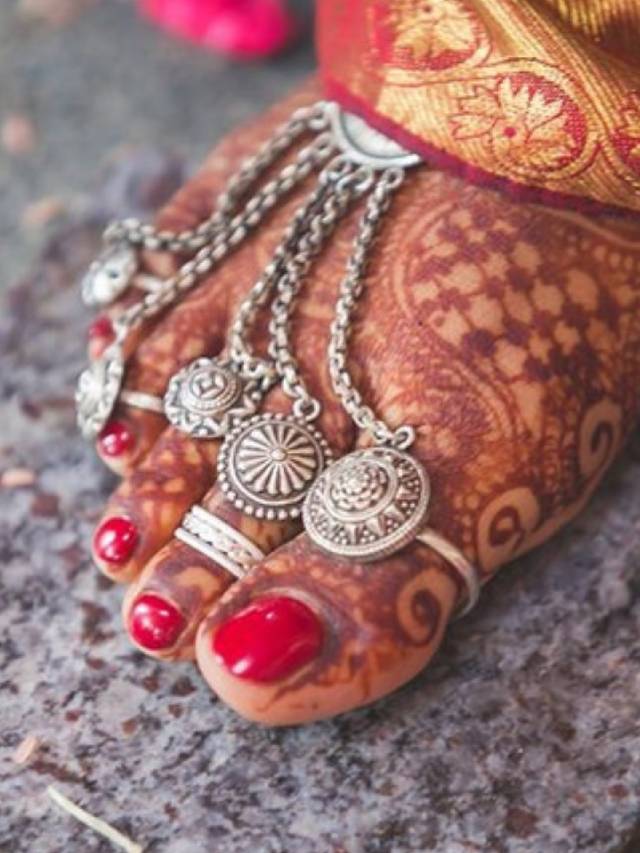 Toe Ring: शादी के बाद बिछिया क्‍यों पहनती हैं महिलाएं? केवल सुहाग ही नहीं  इस चीज से भी है संबंध | Why married women wear toe ring know benefits of  wearing bichhiya |