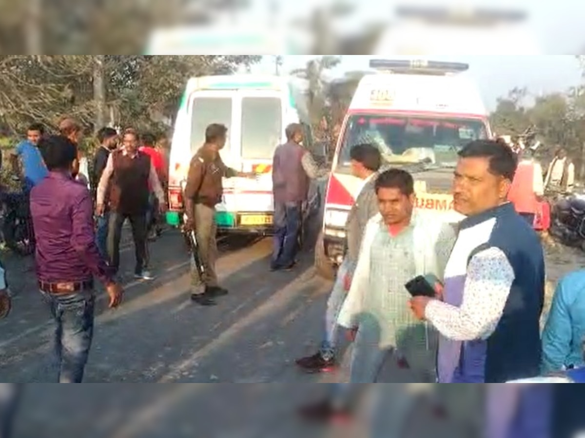 सुल्‍तानपुर में बड़ा सड़क हादसा, दो कार की आमने-सामने टक्‍कर में 3 लोगों की दर्दनाक मौत 