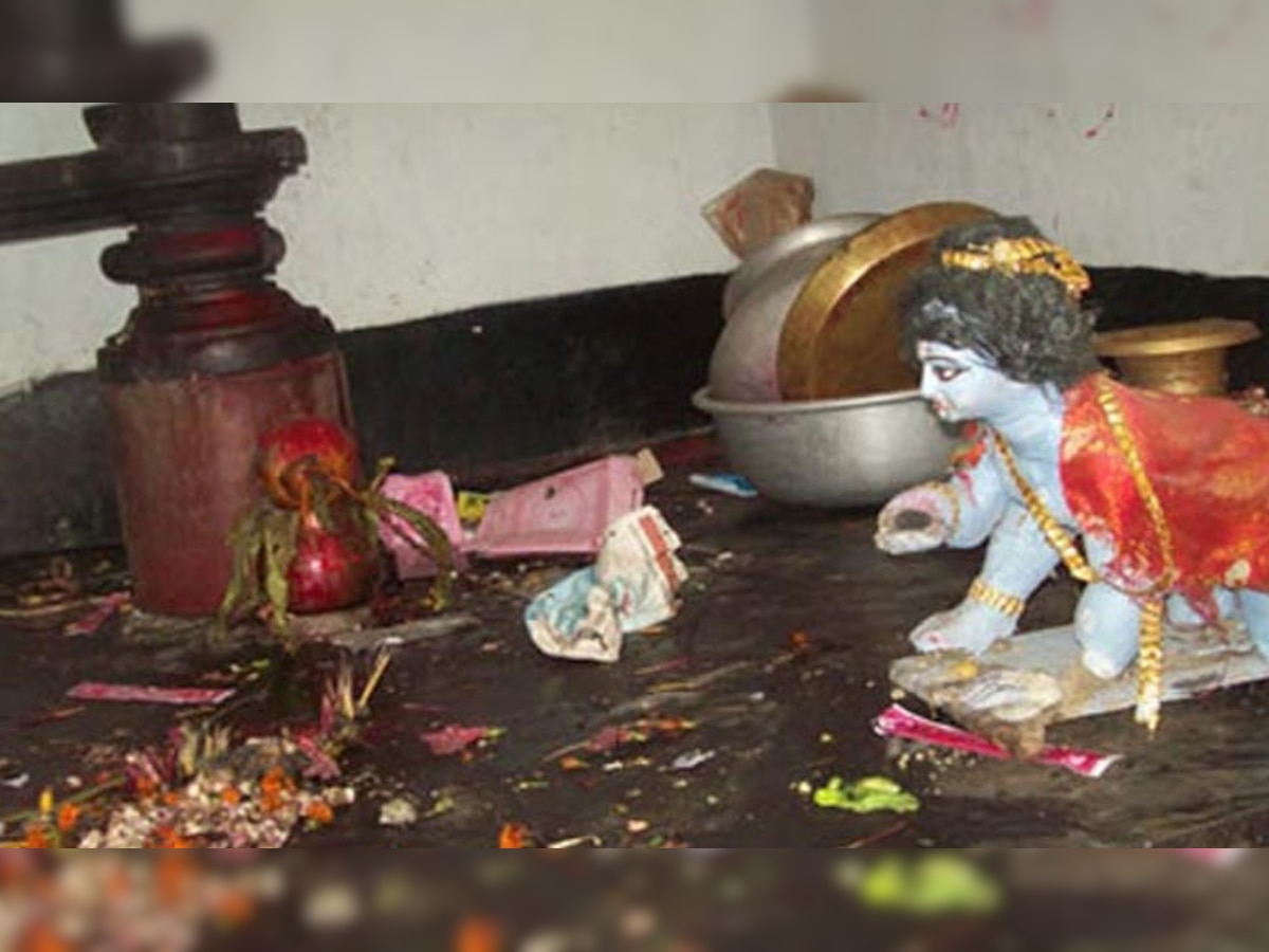 Hindu Temples: भारत के इस पड़ोसी देश में फिर टूटा हिंदुओं पर कहर, 14 मंदिरों पर एक साथ किया गया हमला; तोड़ी गई मूर्तियां 