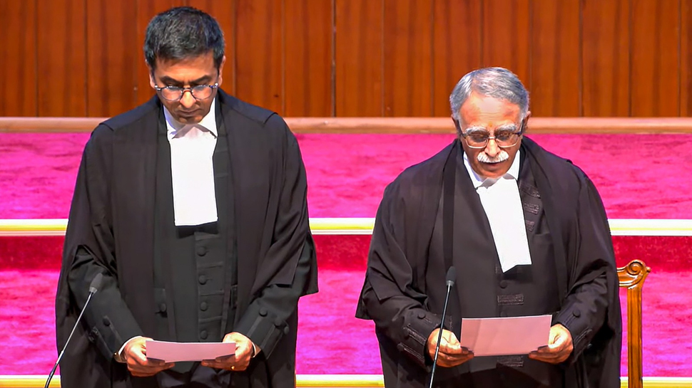 CJI चंद्रचूड़ ने उच्च न्यायालय के पांच नए न्यायाधीशों को दिलाई शपथ CJI चंद्रचूड़ ने उच्च न्यायालय के पांच नए न्यायाधीशों को दिलाई शपथ