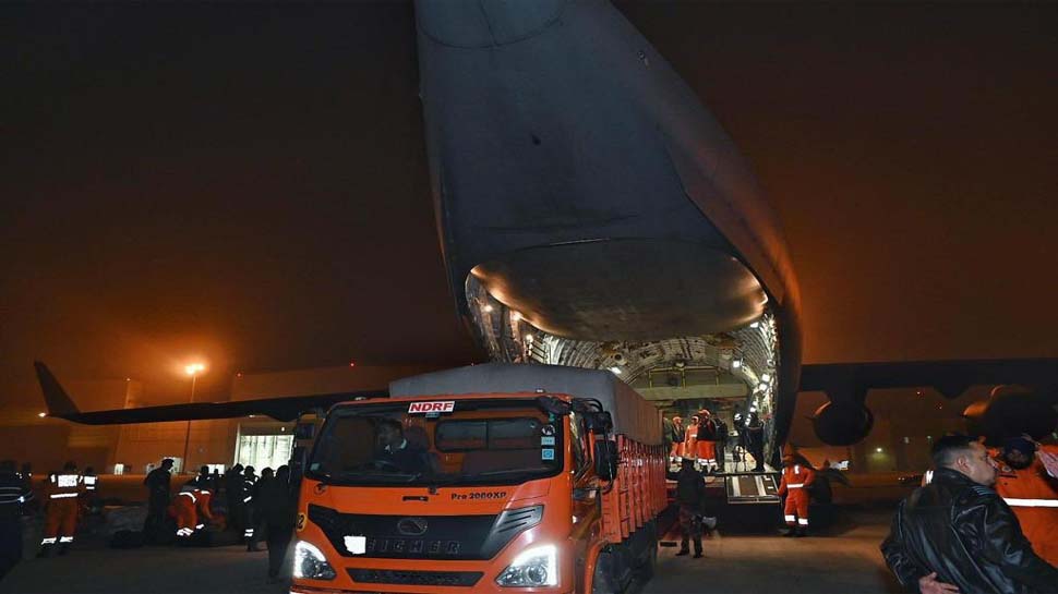 तुर्की की मदद के लिए भारत ने भेजी NDRF की टीम और जान बचाने के जरूरी उपकरण तुर्की की मदद के लिए भारत ने भेजी NDRF की टीम और जान बचाने के जरूरी उपकरण