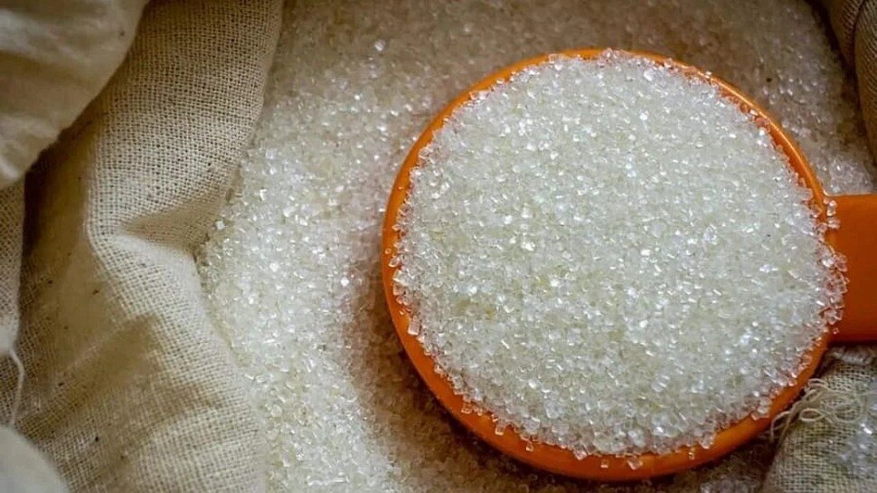 Sugar Remedies: चीनी से जुड़े इस छोटे से उपाय में है बड़ी ताकत, लोगों को बर्बाद कर देने वाले दोष से भी मिलती जाएगी मुक्ति