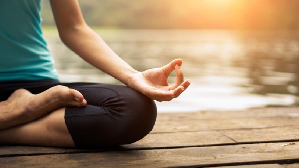Yoga Tips: योग शुरू करने से पहले इन बातें का रखें विशेष ध्यान, मिलेगा डबल फायदा 