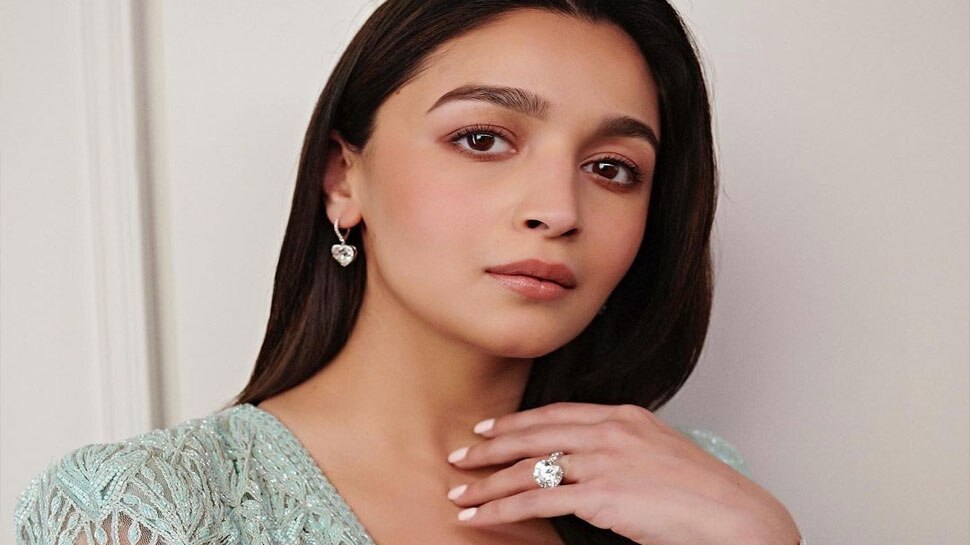 Raha Kapoor को सुलाने के लिए Alia Bhatt करती हैं ये काम, सोशल मीडिया पर खुद किया था खुलासा!