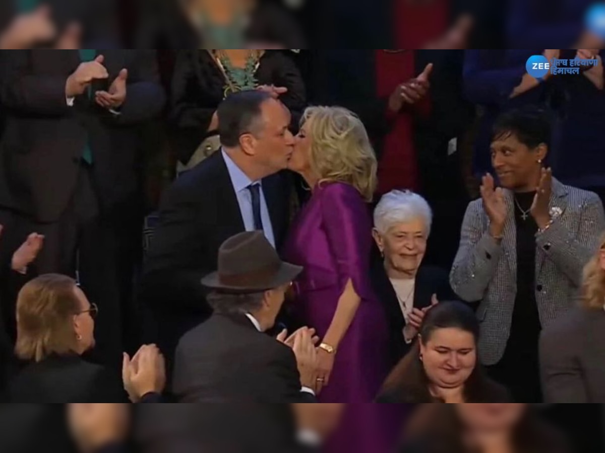 ਅਮਰੀਕੀ ਰਾਸ਼ਟਰਪਤੀ ਦੀ ਪਤਨੀ Jill Biden ਨੇ ਕਮਲਾ ਹੈਰਿਸ ਦੇ ਪਤੀ ਨੂੰ ਕੀਤੀ 'KISS'; ਵੀਡੀਓ ਹੋਈ ਵਾਇਰਲ
