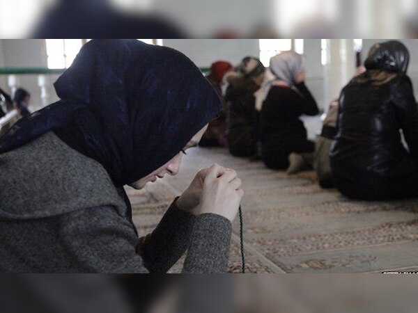 बेहद लिबरल है यह मुस्लिम देश, बिना शादी के लड़कियां बन सकती हैं मां