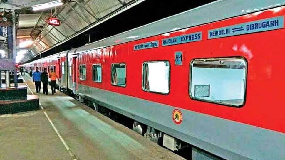 Indian Railways: रेलवे में हरे, नीले और लाल रंग के क्यों होते हैं डिब्बे? क्या आप जानते हैं असल वजह, राज जानकर हो जाएंगे हैरान