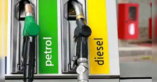 Pakistan Minister warns against hoarding amid shortage of diesel-petrol | PAK के पास सिर्फ इतने दिनों के लिए बचा है डीजल-पेट्रोल, मंत्री ने जमाखोरी के खिलाफ दी चेतावनी