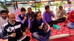 12 साल से नहीं मिला सपनों का घर, सुपरटेक की मनमानी के खिलाफ होमबायर्स धरने पर बैठे