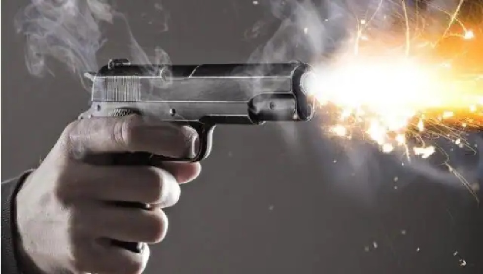 Bihar Crime: मुजफ्फरपुर में आज फिर चली गोली, गोलीबारी में ई रिक्शा चालक जख्मी, जांच में जुटी पुलिस Bihar Crime: मुजफ्फरपुर में आज फिर चली गोली, गोलीबारी में ई रिक्शा चालक जख्मी, जांच में जुटी पुलिस