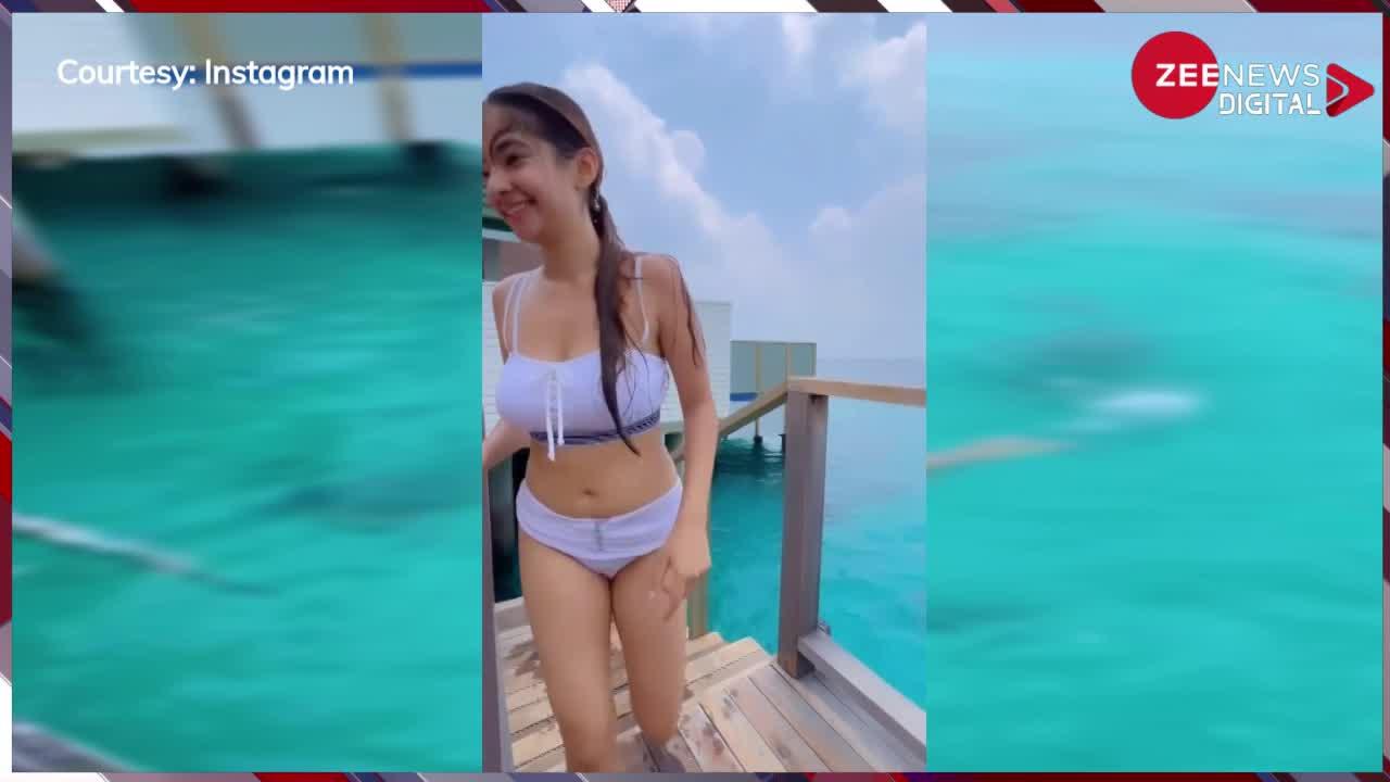 Anuksha Sen Porn Pic - anushka sen wear white bikini in the sea looking supersexy and hot watch  her bold look | à¤µà¥à¤¹à¤¾à¤‡à¤Ÿ à¤¬à¤¿à¤•à¤¿à¤¨à¥€ à¤®à¥‡à¤‚ Anushka Sen à¤¨à¥‡ à¤¸à¤®à¤‚à¤¦à¤° à¤®à¥‡à¤‚ à¤²à¤—à¤¾à¤ˆ à¤¡à¥à¤¬à¤•à¥€, à¤«à¤¿à¤°  à¤œà¥ˆà¤¸à¥‡ à¤¹à¥€ à¤¬à¤¾à¤¹à¤