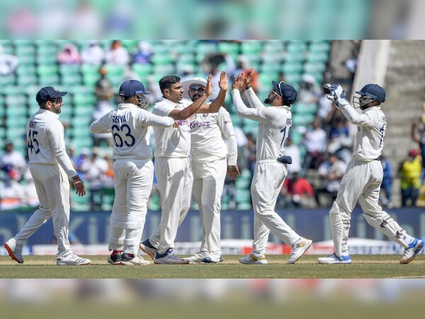 IND vs AUS 2nd Test: ଭାରତ-ଅଷ୍ଟ୍ରେଲିଆ ସିରିଜ୍ ମଧ୍ୟରେ ଦଳରୁ ବାହାର ହେଲେ ଏହି ଖେଳାଳି, ହଠାତ୍ ରିପ୍ଲେସମେଣ୍ଟର କରାଗଲା ଘୋଷଣା