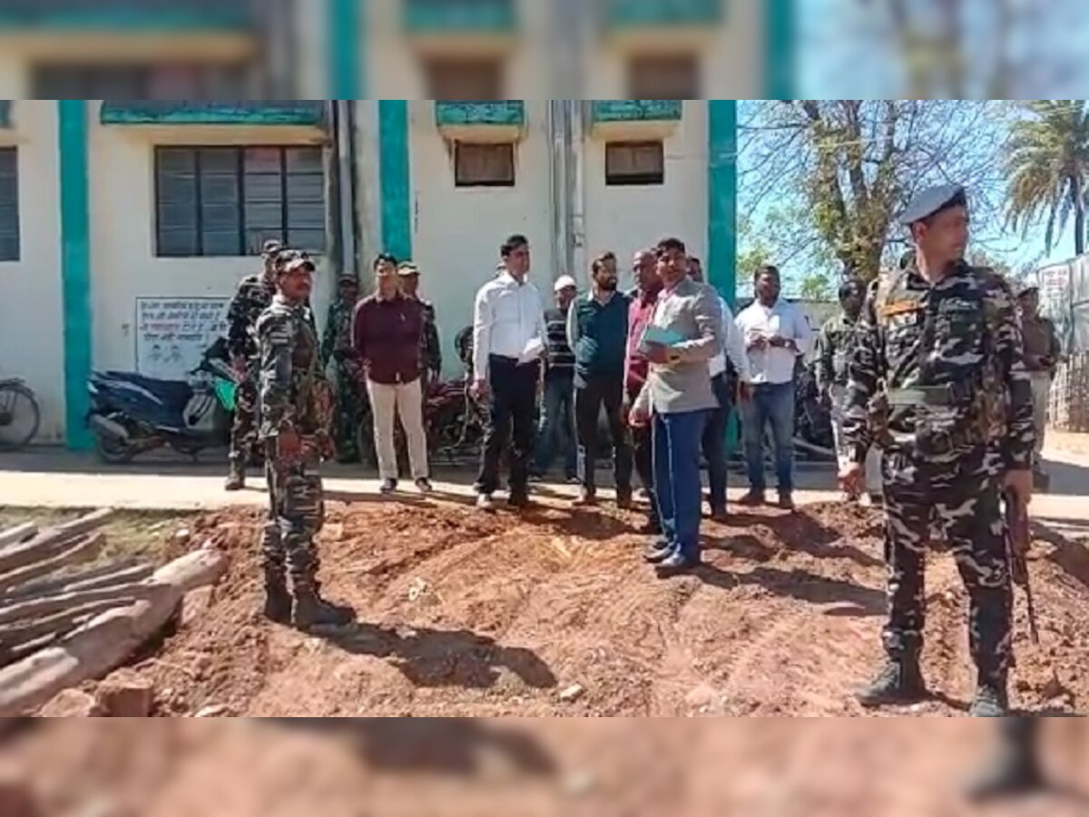 गुमला के चैनपुर में बनने जा रहा है 50 बेड वाला अनुमंडल स्तरीय अस्पताल, उपायुक्त ने किया स्थान का चयन