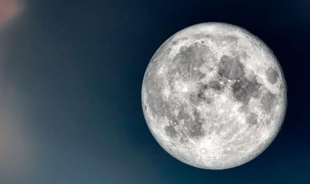 चांद के एक हिस्से को पिघलाने चले वैज्ञानिक, जानें कैसे इंसानों के रहने लायक बनेगी चंद्र सतह